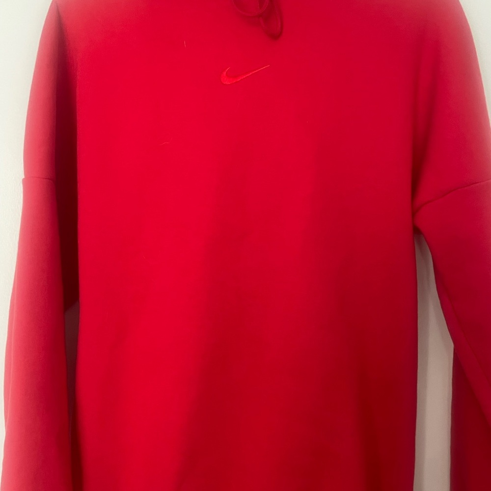 NWOT Nike Women’s Hoodie (M)